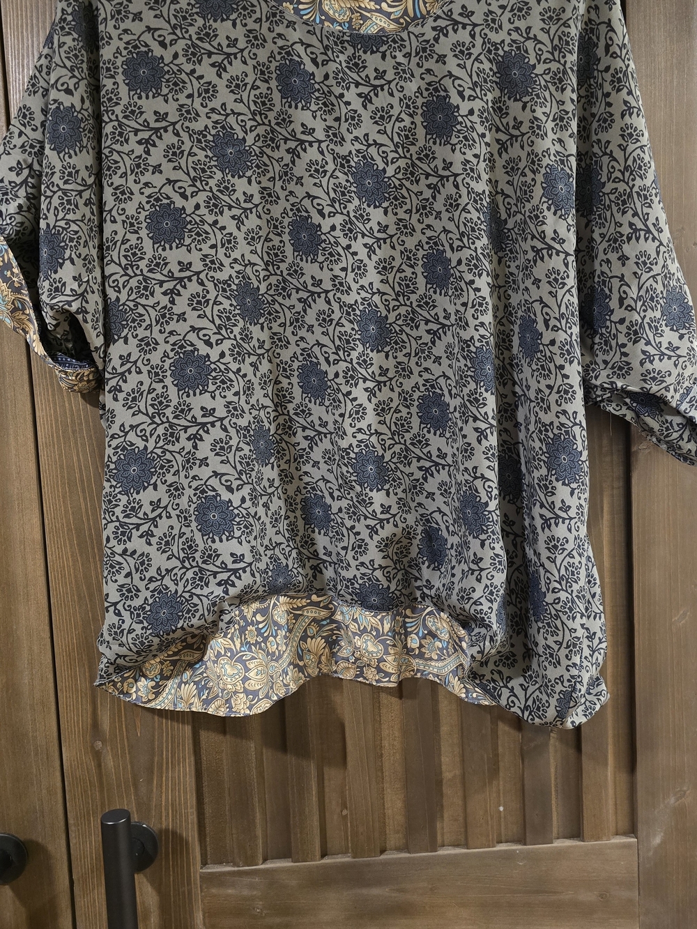 Mexicali Bues Reversible Women's Floral Paisley Scoop Neck Top in Brown and Blue - Picture 2 of 2
